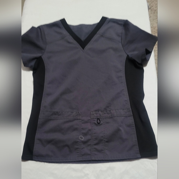 Scrub Star Womens Black And Dark Gray Scrub Top. Size Small - Picture 1 of 7